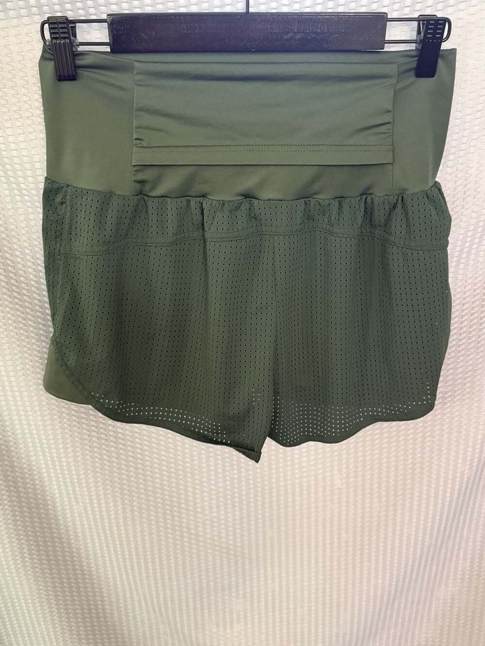 Lululemon Find Your Pace High-Rise Short 3" Dark Olive - Picture 2 of 2